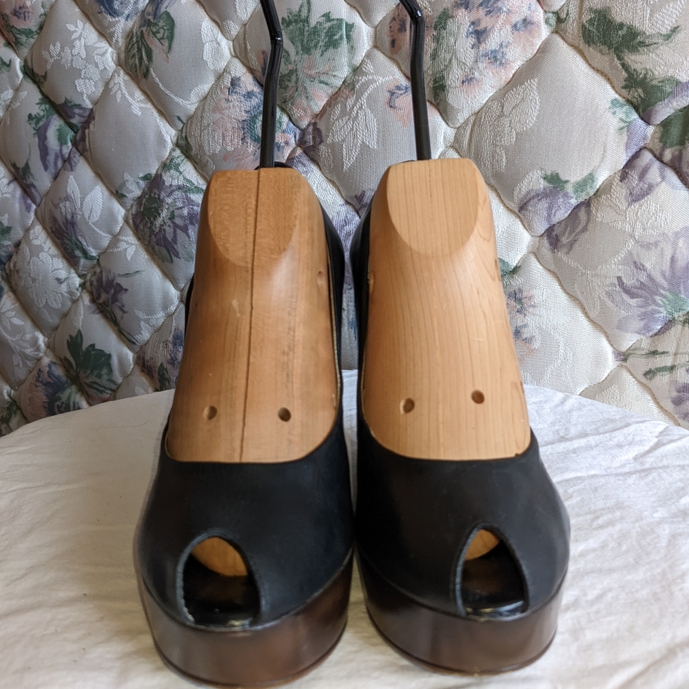 Jessica Simpson Black leather size 7